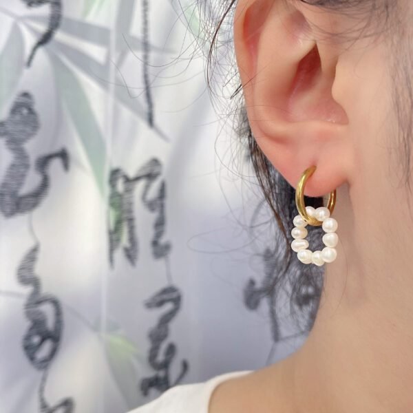 Retro French Luxury Detachable Freshwater Pearl Earrings - Image 2
