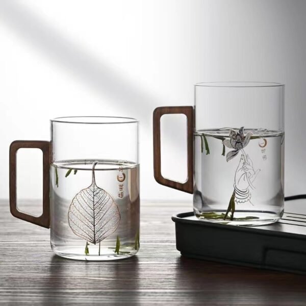 High-End Green Tea Cup, Walnut Handle, Heat-Resistant Glass